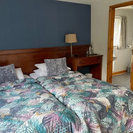 Muckross Riding Stables Farm stay *